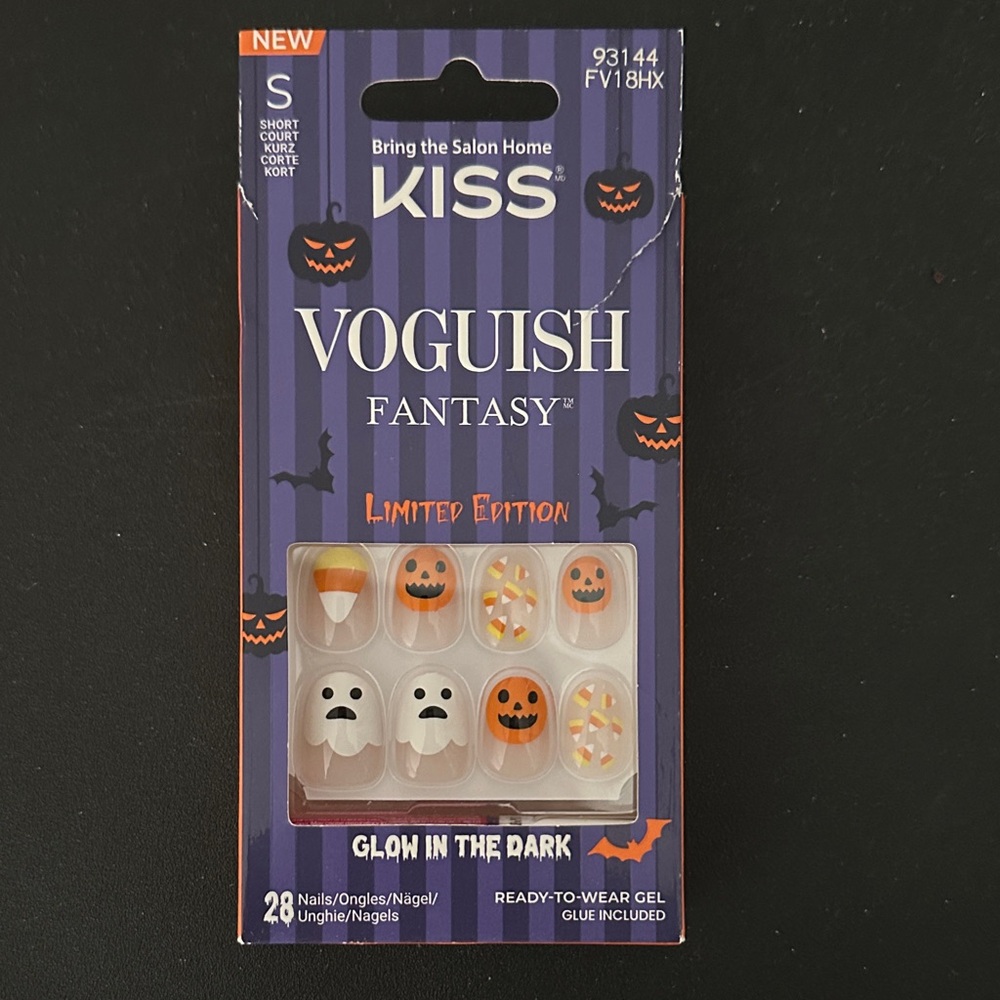 KISS Voguish Fantasy Limited Edition Halloween Glow-In-The-Dark Press-On Nails